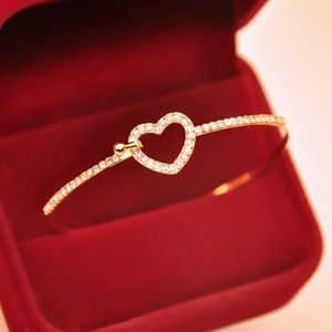 5 for $25 | GB10 | Wrist Heart Bangle Bracelet